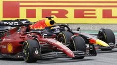 Drama při Velké ceně Rakouska. Sainz skončil v plamenech. Vyhrál Leclerc