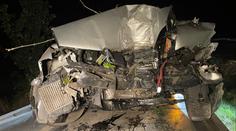 Řidič rozbil v Příbrami auto o strom, do nemocnice letěl vrtulníkem