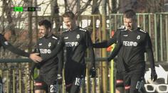 VIDEO: Chyba jak z okresního přeboru! Obránce daroval soupeři gól