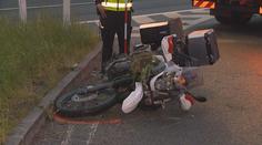 Motorkář (20) vyletěl ze silnice a narazil do značky. Na místě zemřel