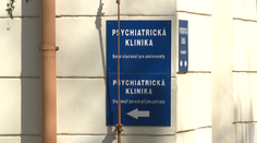 Chlapec v afektu napadá vlastní matku. Špatná péče o autisty v Česku je časovanou bombou