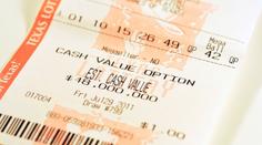 Ženě utekl manžel za nejlepší kamarádkou. Teď vyhrála dvojitý jackpot