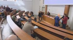 Vysokoškolští učitelé humanitních oborů šli do ulic. Chtějí vyšší platy
