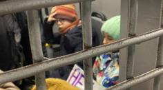 Putinův režim se bojí i dětí. Protestující školáky posílá za mříže