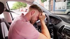 Chytřejší auta = hloupější řidiči? Kvůli technologiím řídíme hůř, tvrdí průzkum