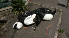 Srážku motocyklu s autem motorkář nepřežil