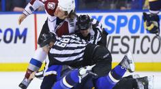 Číslo 68 nosí smutný silák. Jak se žije rozhodčím v NHL?