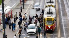 Chlapečka (†4) přiskřípla při vystupování tramvaj, táhla ho za sebou. Na místě zemřel