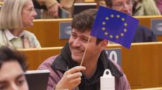 Evropská unie přitahuje mladé Čechy. Líbí se jim možnosti cestování