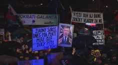 Desetitisíce Slováků vyšly do ulic. Protestovaly proti Ficovi a zrušení volna na svátek