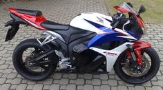 Test Honda CBR 600 RR: osedlaná břitva