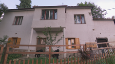 Střelba i drsné výhrůžky zabitím. Manžele měsíce terorizuje soused