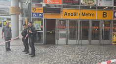 Metro B přerušilo provoz. Ve stanici Anděl srazila souprava člověka