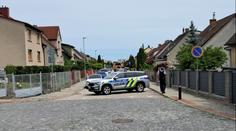 Velký policejní zásah ve Strakonicích. Muž měl střílet po kočce