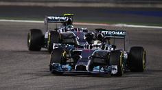 ON-LINE: Velkou cenu Bahrajnu F1 vyhrál Hamilton! Stačil mu jen Rosberg