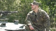 Pokud mi to kvůli díře nehýbne se zády, je jízda rutina, popsal tankista