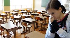 Dívka (13) nemůže chodit do školy, podle lékařů je na ni alergická