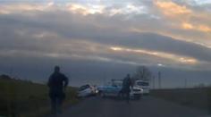 Zdrogovaný řidič ujížděl s dítětem v autě, skončil v příkopu! VIDEO