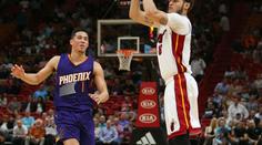 Mladíček Booker nastřílel 70 bodů! Satoranského Washington vyhrál