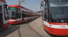 V Brně vyjel konvoj čtyřiceti tramvají. Můžou překonat český rekord