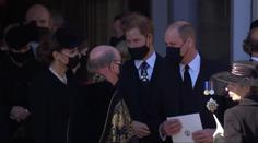Usmíření na pohřbu: William a Harry si popovídali, dohlédla na ně Kate