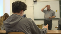 Stipendia jsou v Česku spíš jen symbolická. Chudé studenty nezachrání
