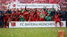 Nahý James i loučící se legendy! Takhle Bayern slavil titul
