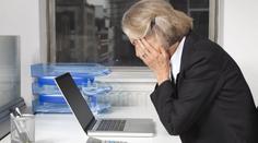 Kupujete dárky přes internet? Takhle poznáte podvodné e-shopy