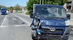 Nehoda vlaku a dodávky blokovala frekventovaný přejezd ve Zlíně