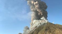 Při výbuchu sopky v Itálii zemřel turista! Ostatní se vrhali do moře