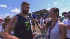 Fascinující bleskové reakce: Procházka obdivoval jezdce MotoGP a tleskal Salačovi