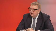 Vláda nabourává smír. Nižší penze pošlou lidi na dávky a výdaje neklesnou, vadí Juchelkovi