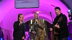 Překvapení v Kyjevě! V metru vystoupili na podporu Ukrajiny členové kapely U2