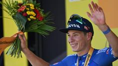 Dramatický finiš na Tour. Z výhry ve třetí etapě se raduje Belgičan Philipsen