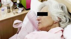 Muž znásilnil stařenku (82), která byla panna. Pak usnul v její posteli
