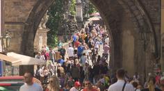 Česko marně vyhlíží zahraniční turisty. Ztráty jdou do desítek miliard