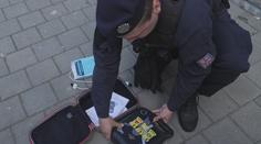 Seniorovi v Ostravě zachránila život policie. Zastavilo se mu srdce