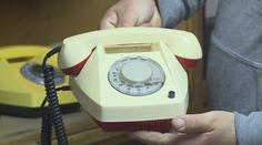 Nekonečné čekání i speciální tarif, tak vypadalo telefonování před 30 lety