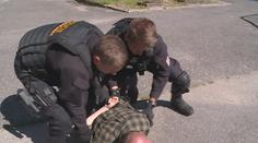Spor na ubytovně v Prachaticích skončil vraždou. Podezřelého policie zadržela