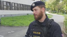 Hasiči a policisté musí mít další práci. Platy nám nestačí, zoufají si
