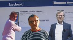 Politici na voliče líčí na facebooku. Neví se, kolik to stojí