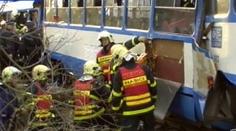 Policie žene před soud viníka tragické srážky tramvají