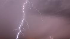 Do Česka opět vtrhnou bouřky, varují meteorologové! Tentokrát doopravdy