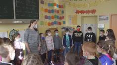 Školy vyzrály na zákaz tělocviku. Děti cvičí kdykoliv během vyučování