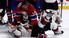 První bitka Plekance v NHL: Soupeře zmlátil do krve! VIDEO