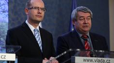 Sobotka otevírá komunistům cestu do vlády! Souhlasíte? ANKETA