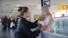 Maminku s dcerou vyloučili z letadla do Řecka. Nedodržely málo známé pravidlo