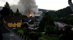 Obří požár v Tanvaldu je pro policisty stále záhadou. Škoda jde do milionů
