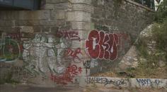 Praha zápasí s graffiti. Majitelé domů mohou žádat o dotaci na jejich odstranění