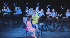 Žáci gymnázia nacvičili muzikál pro neslyšící. Ten vedl ke vzniku důležitého projektu